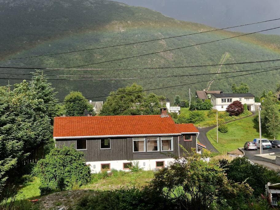 Cosy Ground Floor Apartment With Three Bedrooms Bergen Eksteriør bilde
